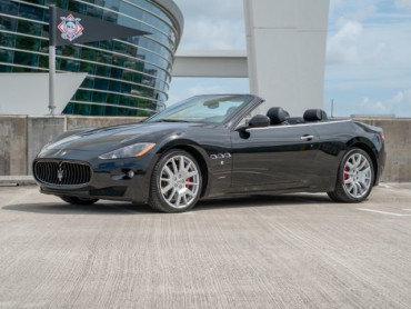 2010 Maserati GranTurismo Base 2D Convertible - 64043 - Image 1