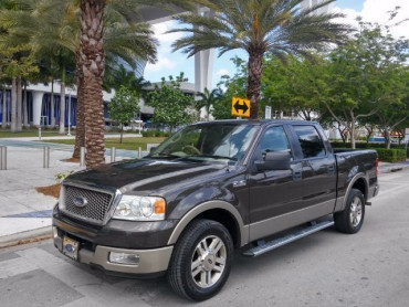 2005 Ford F-150 Lariat 4D Crew Cab - 08274 - Image 1