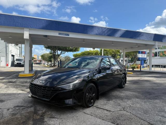 2022 Hyundai Elantra SEL's photo