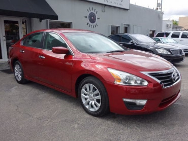 2014 Nissan Altima 2.5 S 4D Sedan - 08293 - Image 1