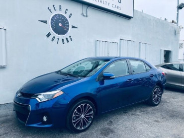 2018 Toyota Corolla SE 4D Sedan - 08205 - Image 1