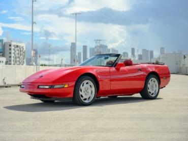 1992 Chevrolet Corvette Base 2D Convertible - S69844 - Image 1