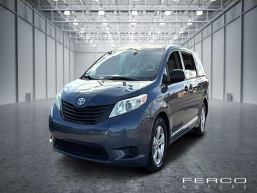2017 Toyota Sienna L 4D Passenger Van - 70328 - Image 1