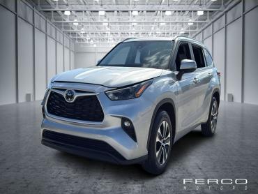 2023 Toyota Highlander XLE 4D Sport Utility - 70763KW - Image 1