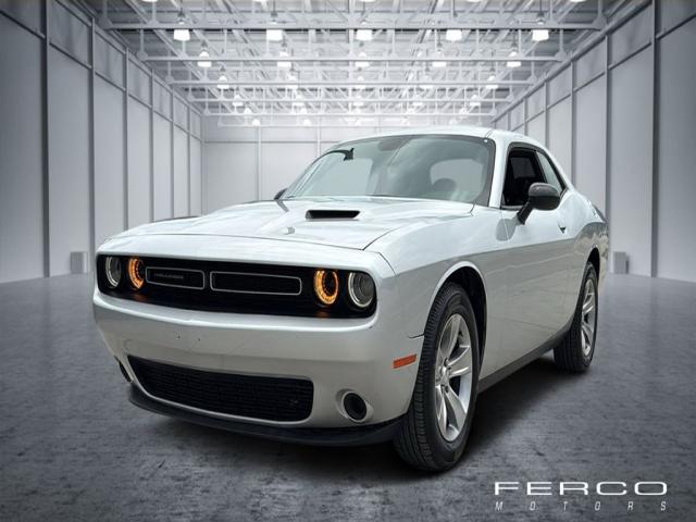 2020 Dodge Challenger SXT Auto's photo